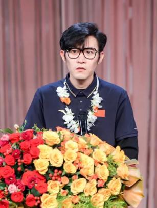 易启胜 台前幕后默契配合，中国歌剧舞剧院198名演职员参与创排《正义必胜》